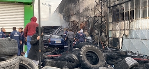 Samsun'da eski araç lastiklerinin bulunduğu depoda çıkan yangın söndürüldü