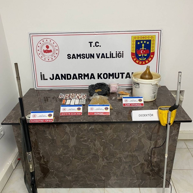 Samsun'da uyuşturucu kullanan 2 şüpheli yakalandı