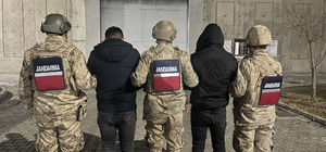 Iğdır'da 5 düzensiz göçmen yakalandı, 2 insan kaçakçısı tutuklandı