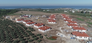 Hatay'ın 13 ilçesinde 2 bin 355 köy tipi afet konutunun inşası sürüyor 