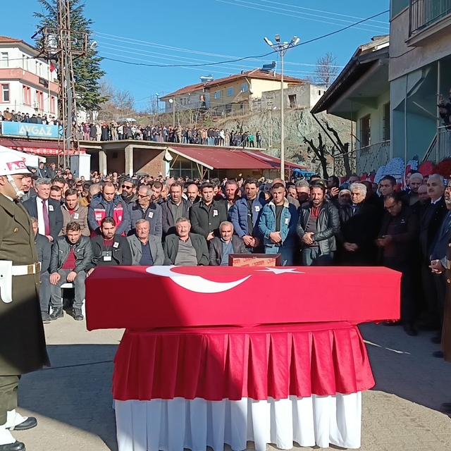 Şehit Piyade Sözleşmeli Er Yasin Karaca'nın cenazesi, Tokat'ta toprağa veri...