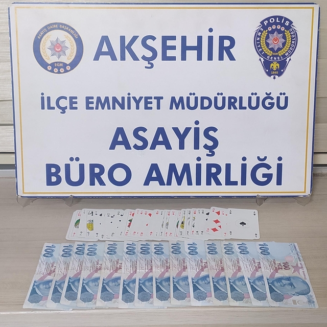 Akşehir'de kumar oynarken yakalanan 6 kişiye para cezası kesildi