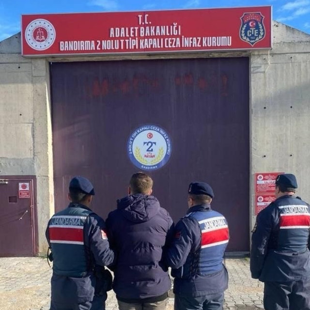 Balıkesir'de telefon dolandırıcılığı operasyonunda yakalanan şüpheli tutukl...