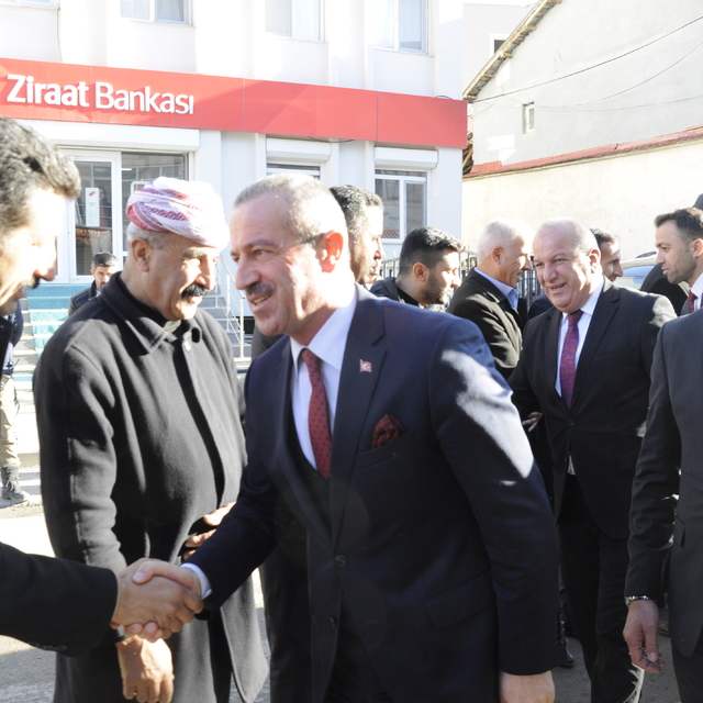 AK Parti Çukurca İlçe Başkanlığına atanan Yılmaz görevine başladı