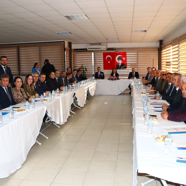 Yalova Valisi Hülya Kaya, Çiftlikköy'ü ziyaret etti