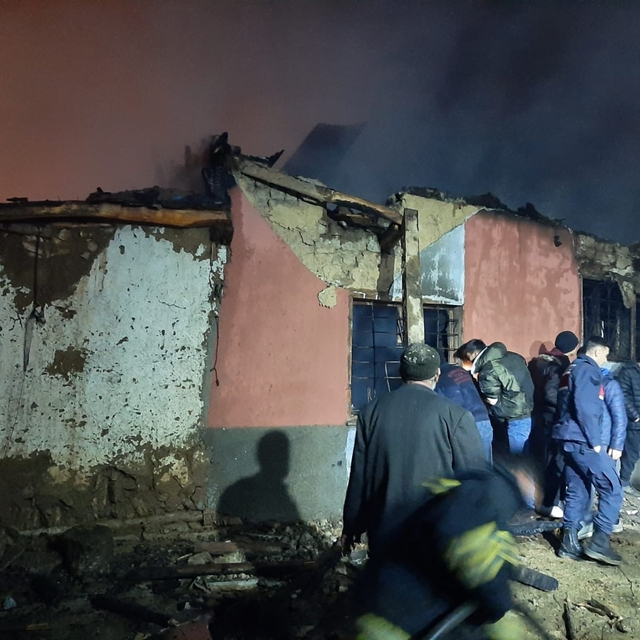 Sivas'ta evde çıkan yangın söndürüldü