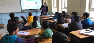 Hasankeyf'te teknoloji bağımlılığı semineri düzenlendi
