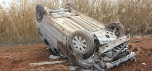 Kilis'te devrilen hafif ticari aracın sürücüsü yaralandı