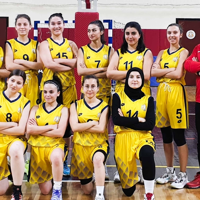 Selçuk Üniversitesi basketbol takımları birinci oldu