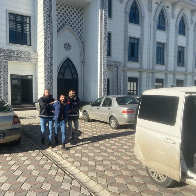 Ablasıyla boşanma aşamasındaki eniştesini öldürdü