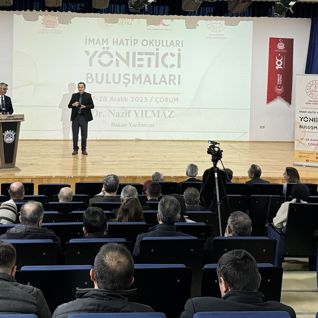 Milli Eğitim Bakan Yardımcısı Yılmaz, Çorum'da imam hatip okullarının müdür...