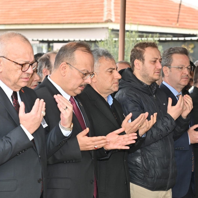 Manisa İl Emniyet Müdürü Fahri Aktaş'ın vefat eden ağabeyi toprağa verildi
