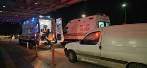 Çorum'da park halindeki araca çarpan otomobildeki 2 kişi yaralandı