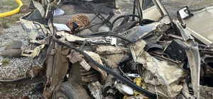 Çanakkale'de otomobilin çekiciye çarpması sonucu 2 kişi öldü