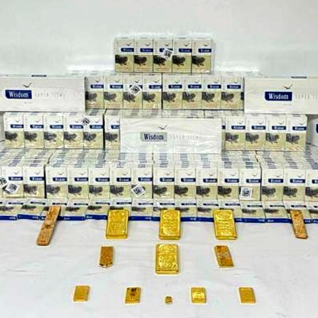 Sivas'ta yolcu otobüsünde 6 kilo 97 gram külçe altın ele geçirildi