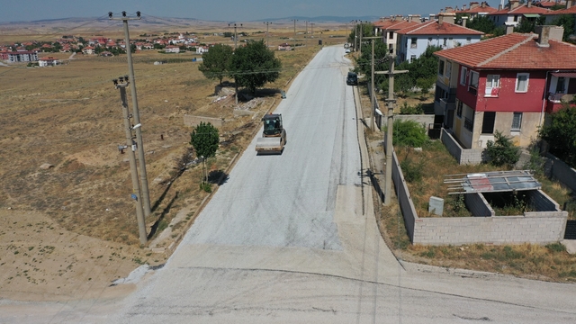 Sarıkaya Belediyesi yol ve kaldırım çalışmalarını sürdürüyor