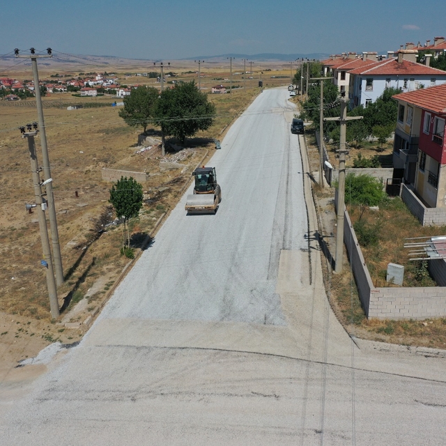 Sarıkaya Belediyesi yol ve kaldırım çalışmalarını sürdürüyor