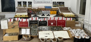 Afyonkarahisar'da sahte alkol ve kaçak tütün operasyonunda 5 şüpheli yakala...