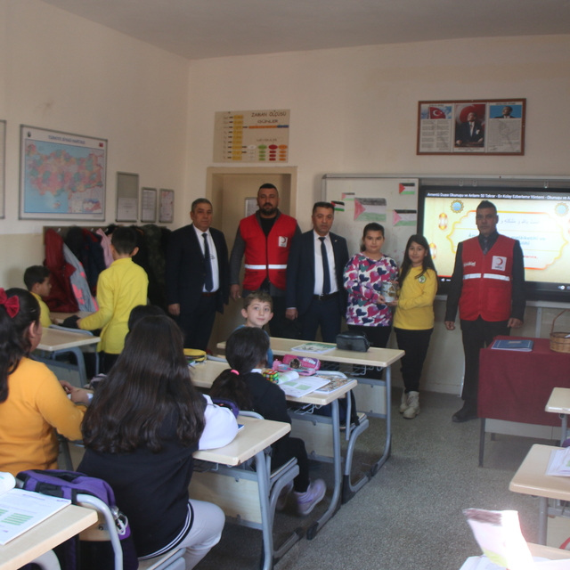 İlkokul öğrencilerinden Filistin için yardım kampanyası