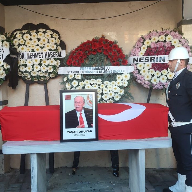 Eski Bakan Yaşar Okuyan, Yalova'da toprağa verildi