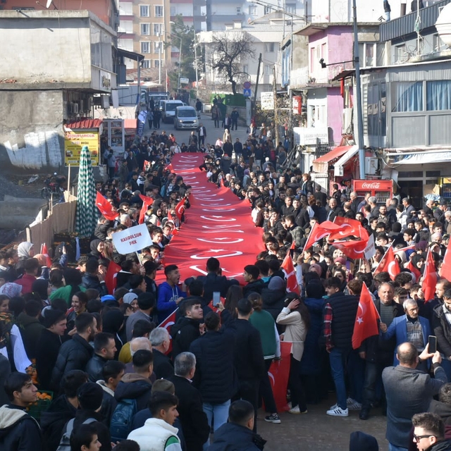 Sason'da "Şehitlere rahmet, Mehmetçiğe destek, teröre lanet" yürüyüşü