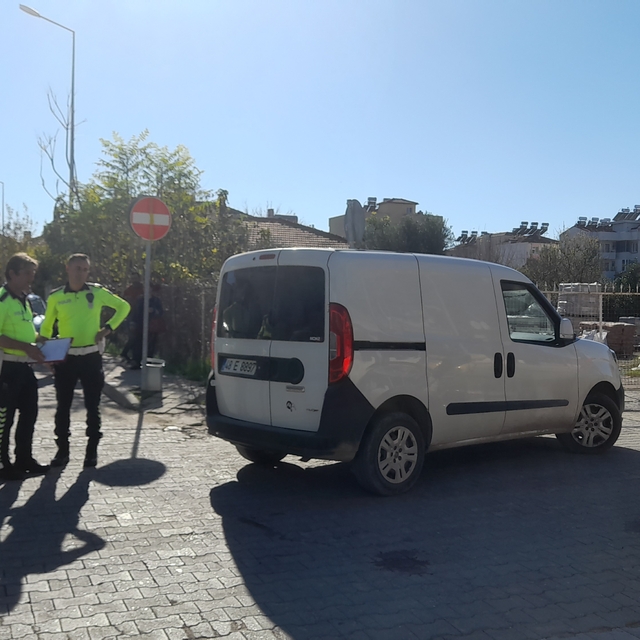 Muğla'da hafif ticari aracın çarptığı çocuk öldü
