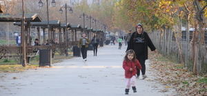 Cizre'de güneşli havayı fırsat bilenler parklarda vakit geçirdi