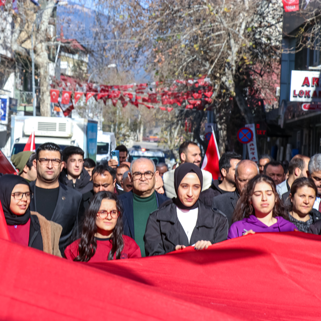 Pozantı'da "teröre lanet" yürüyüşü