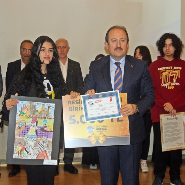 Mersin'de "Yüreğimdesin Filistin" temalı yarışmanın ödülleri verildi