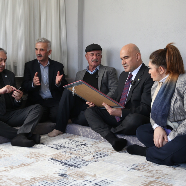 İYİ Parti heyeti, Hakkari'de ziyaretlerde bulundu
