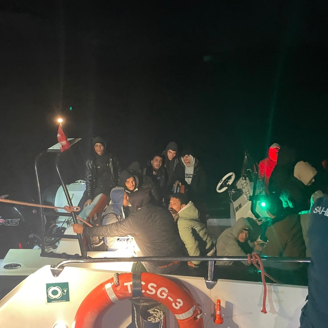 Datça açıklarında 86 düzensiz göçmen kurtarıldı