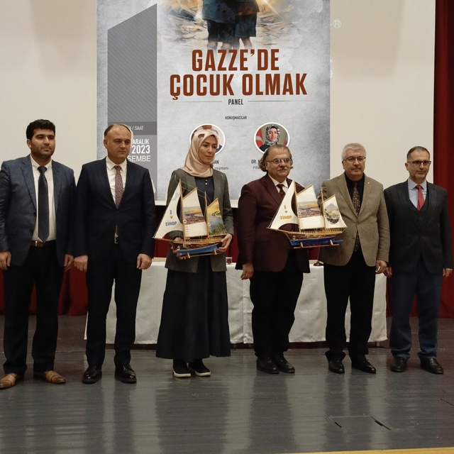 Sinop'ta, "Gazze'de Çocuk Olmak Paneli" düzenlendi
