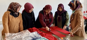 Kırşehir'de gönüllü kadın kursiyerler Gazze'deki çocuklar için eşofman ve pijama üretiyor