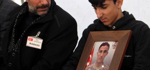 Şehit Erenoğlu, arkadaşlarını yalnız bırakmamak için gazi olduktan sonra gö...