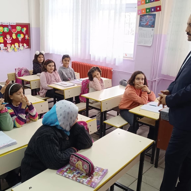Baskil Kaymakamı Kundakçı'dan okul ziyareti