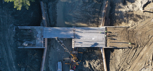 Kaş'ta yaylaları sahile bağlayacak Lengüme Köprüsü'nün tabliye montajı tama...