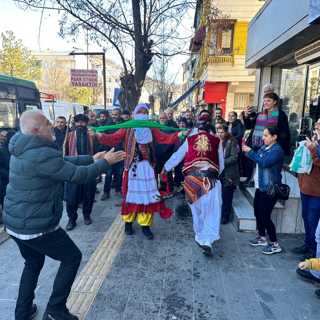Tunceli´de yeni yıl, `Gağan´ geleneğiyle kutlandı