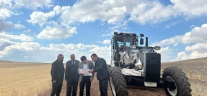 Gürün'de yollarda onarım çalışması sürüyor