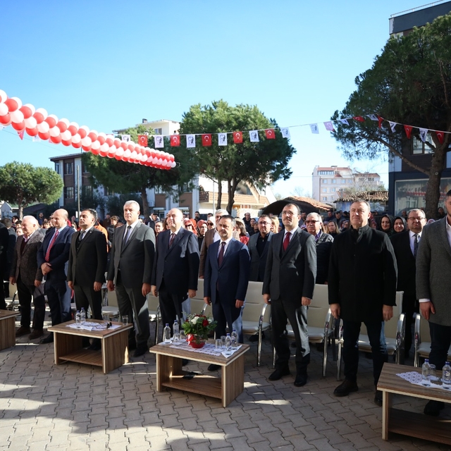 Biga'da Mustafa Kemal Ortaokulu'nun resmi açılışı yapıldı