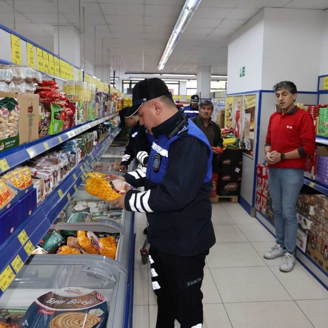 Mersin'de "fiyat etiketi ve gramaj" denetimi yapıldı