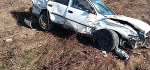 Göynük'te devrilen otomobilin sürücüsü yaralandı