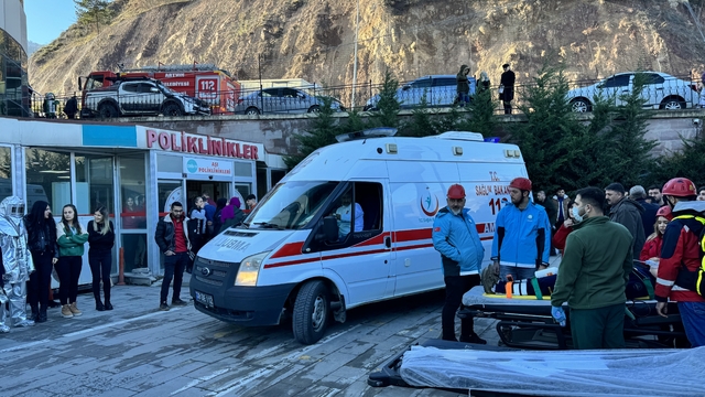 Artvin'de hastanede yangın tatbikatı yapıldı