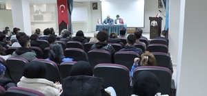 Karapınar'da "Bir bilene sor" konferansı düzenlendi