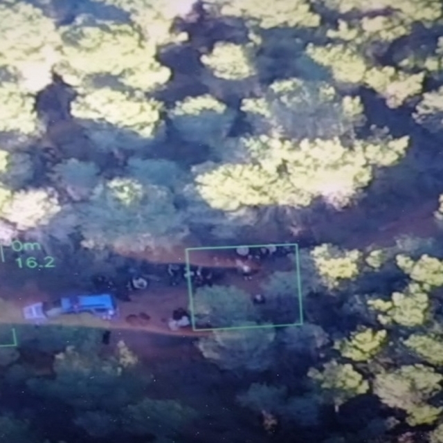 Balıkesir'de cayrokopter ve İHA destekli operasyonda 123 düzensiz göçmen ya...