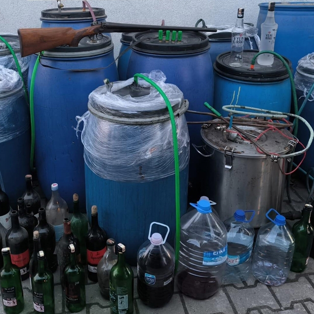 Tekirdağ'da 1350 litre sahte içki ele geçirildi