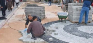 Yenişehir'de hal içindeki sokakların zemini dekoratif taşlarla yenileniyor