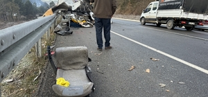 Bolu'da kamyon ile minibüsün çarpıştığı kazada 1 kişi öldü, 4 kişi yaraland...