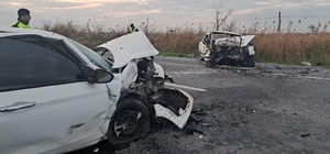 Aydın'da iki otomobilin çarpıştığı kazada 2 kişi yaralandı