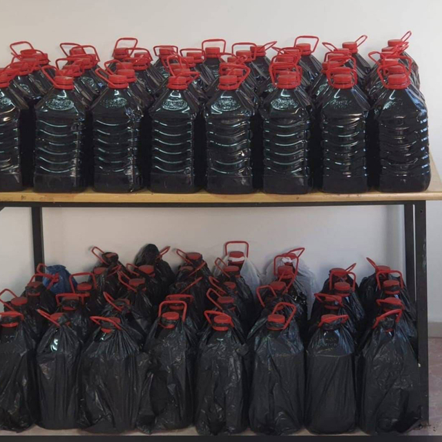 Tekirdağ'da bir evde 430 litre sahte içki ele geçirildi