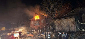 Gerede'de 3 katlı evde çıkan yangın söndürüldü